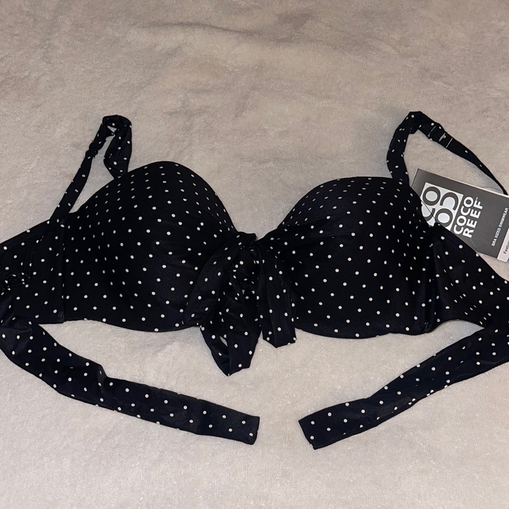 COPY - NWT Coco Reef Black & White Polka Dot convertible bikini top size 36/38DD